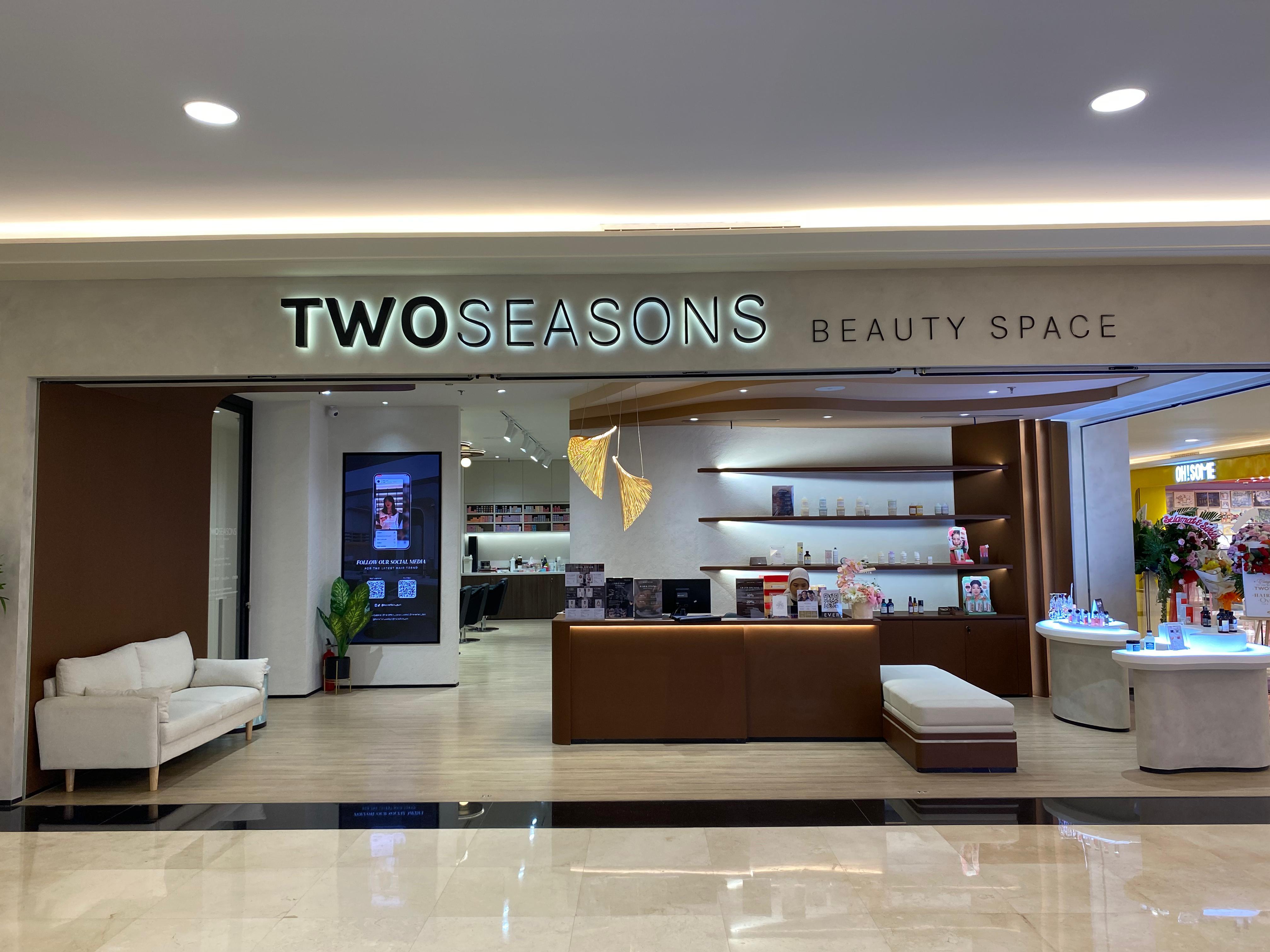 Saatnya Berhenti Sejenak: Manjakan Rambut di Two Seasons Puri Indah Mall